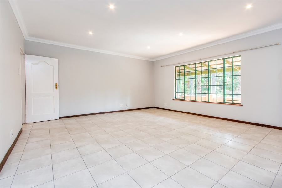 To Let 4 Bedroom Property for Rent in Farmall A H Gauteng