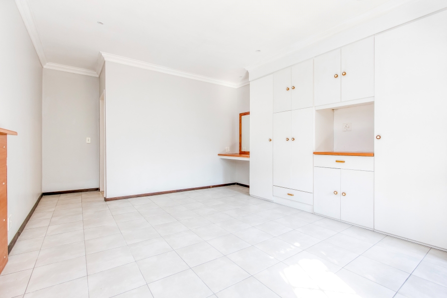 To Let 4 Bedroom Property for Rent in Farmall A H Gauteng