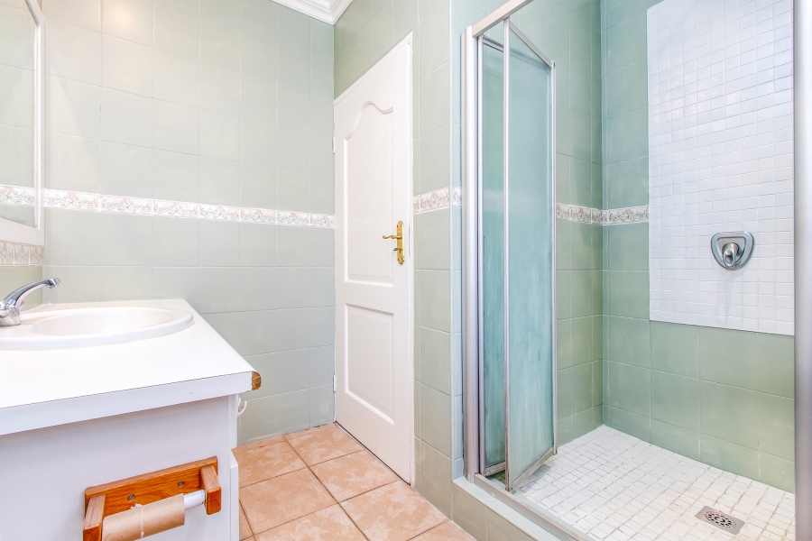To Let 4 Bedroom Property for Rent in Farmall A H Gauteng