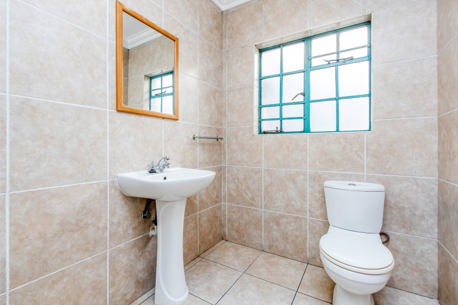To Let 4 Bedroom Property for Rent in Farmall A H Gauteng