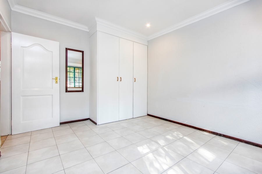 To Let 4 Bedroom Property for Rent in Farmall A H Gauteng
