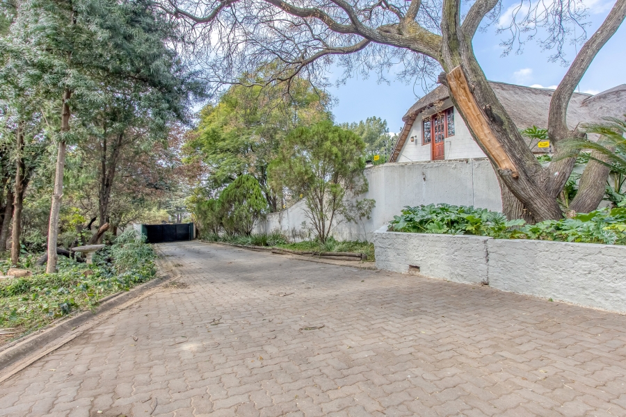 To Let 4 Bedroom Property for Rent in Farmall A H Gauteng