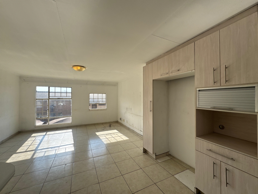 To Let 2 Bedroom Property for Rent in Alan Manor Gauteng