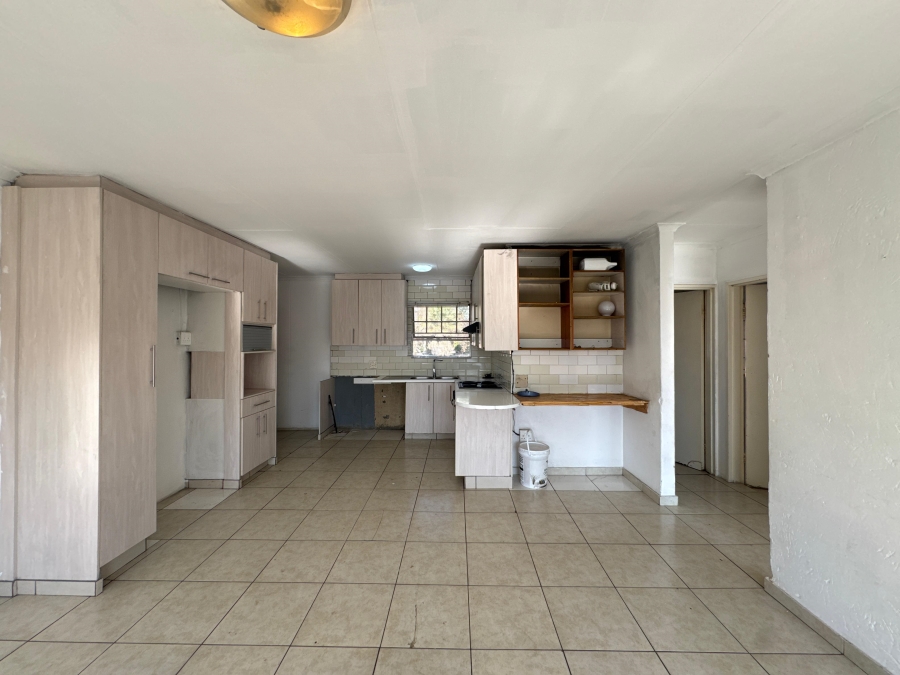 To Let 2 Bedroom Property for Rent in Alan Manor Gauteng