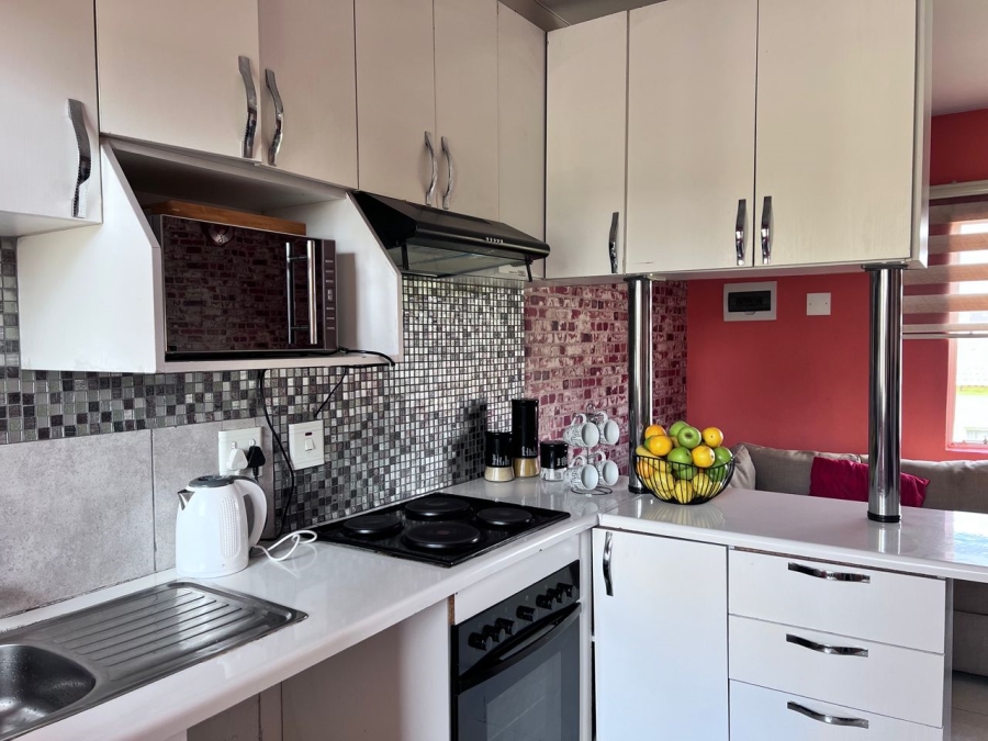 2 Bedroom Property for Sale in Fleurhof Gauteng