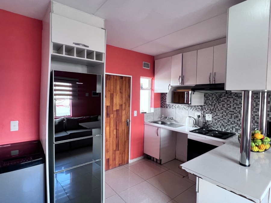 2 Bedroom Property for Sale in Fleurhof Gauteng
