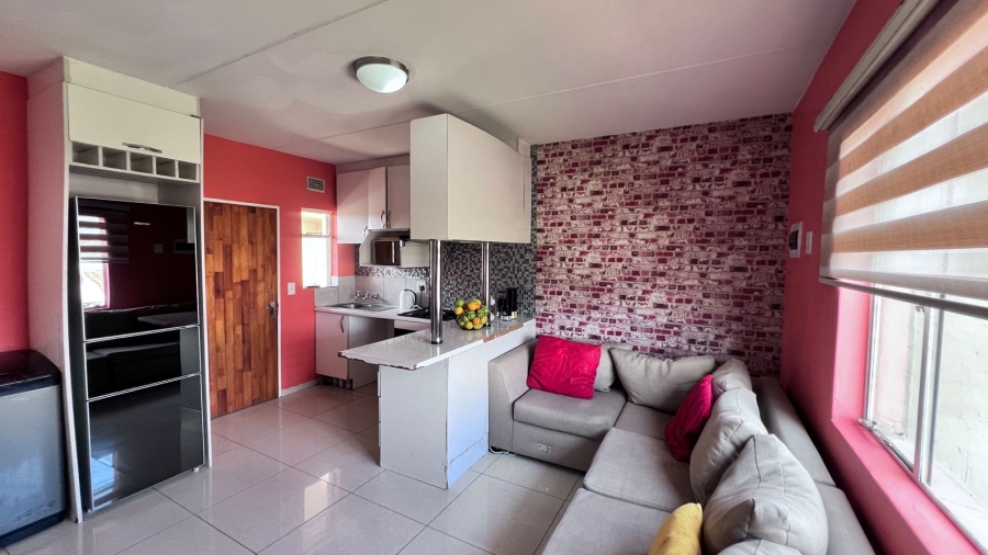 2 Bedroom Property for Sale in Fleurhof Gauteng