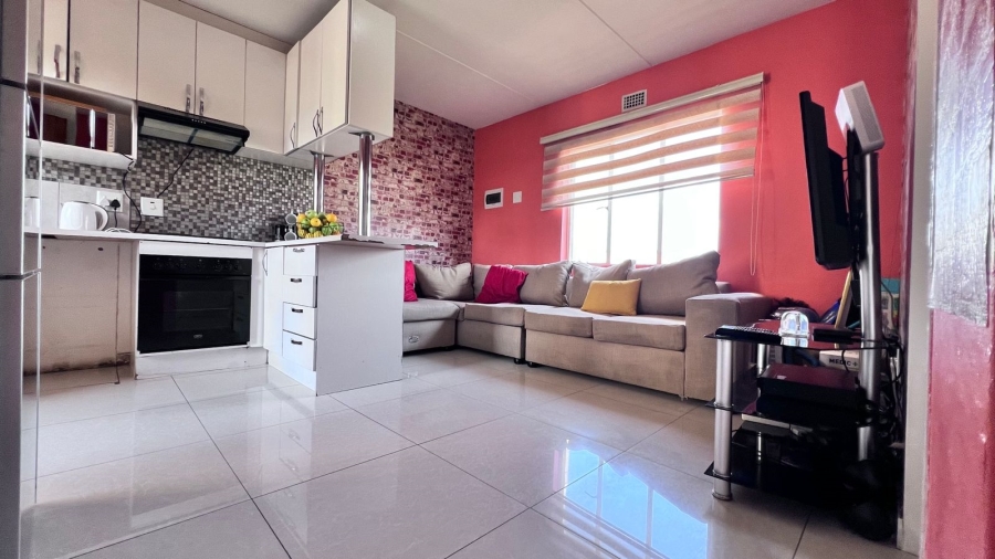2 Bedroom Property for Sale in Fleurhof Gauteng