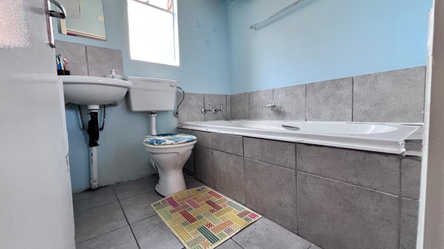 2 Bedroom Property for Sale in Fleurhof Gauteng