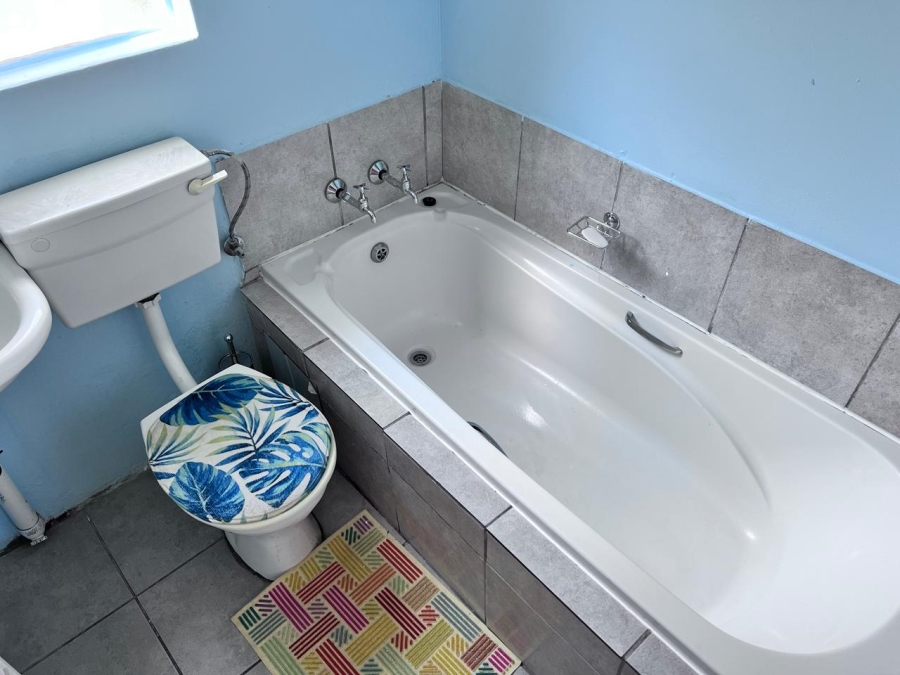 2 Bedroom Property for Sale in Fleurhof Gauteng