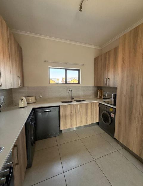To Let 2 Bedroom Property for Rent in Hereford Estate Gauteng