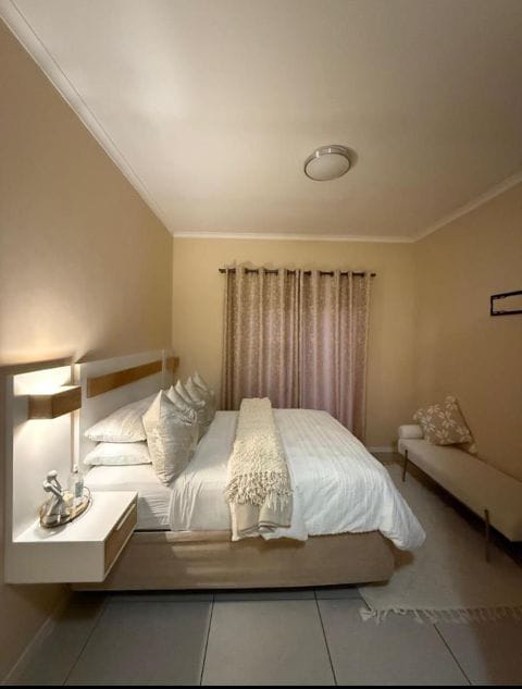 To Let 2 Bedroom Property for Rent in Hereford Estate Gauteng