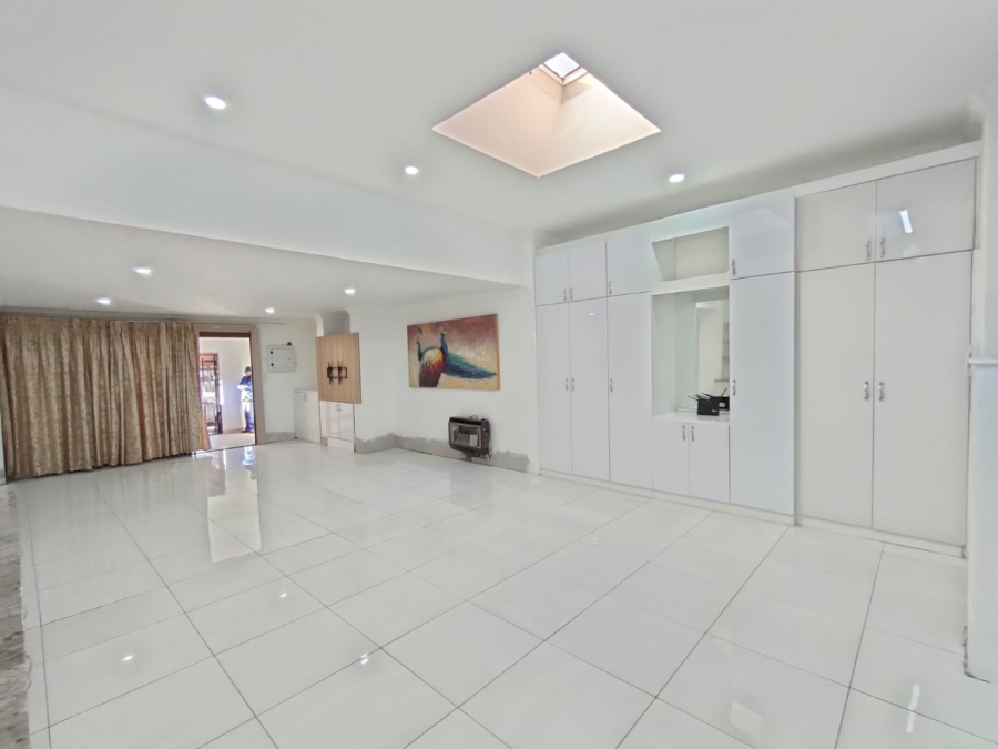 To Let 1 Bedroom Property for Rent in The Gardens Gauteng