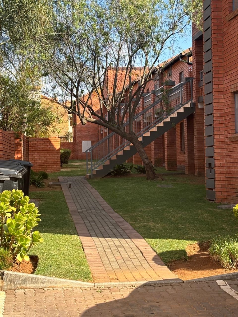 To Let 2 Bedroom Property for Rent in Mooikloof Ridge Gauteng