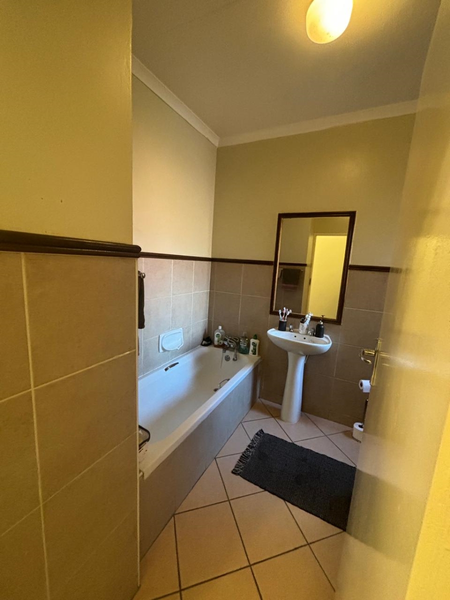 To Let 2 Bedroom Property for Rent in Mooikloof Ridge Gauteng