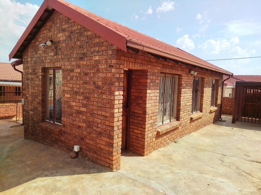 To Let 3 Bedroom Property for Rent in Danville Gauteng
