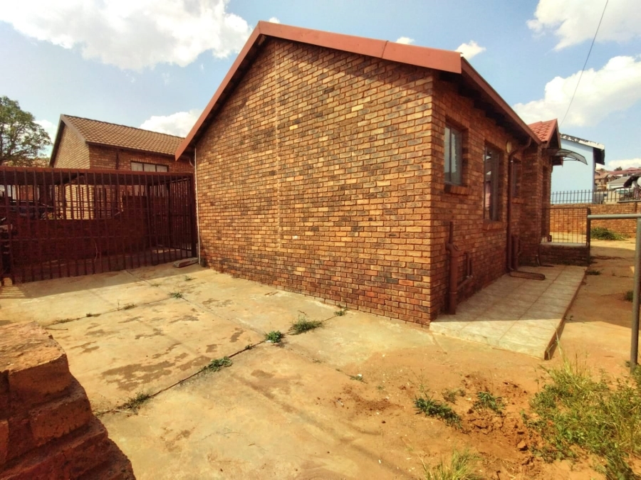 To Let 3 Bedroom Property for Rent in Danville Gauteng