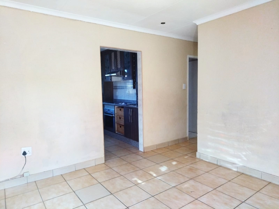 To Let 3 Bedroom Property for Rent in Danville Gauteng