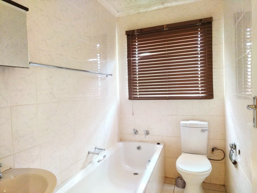 To Let 3 Bedroom Property for Rent in Danville Gauteng