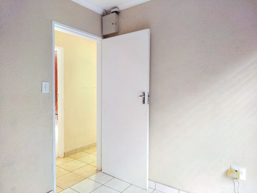 To Let 3 Bedroom Property for Rent in Danville Gauteng