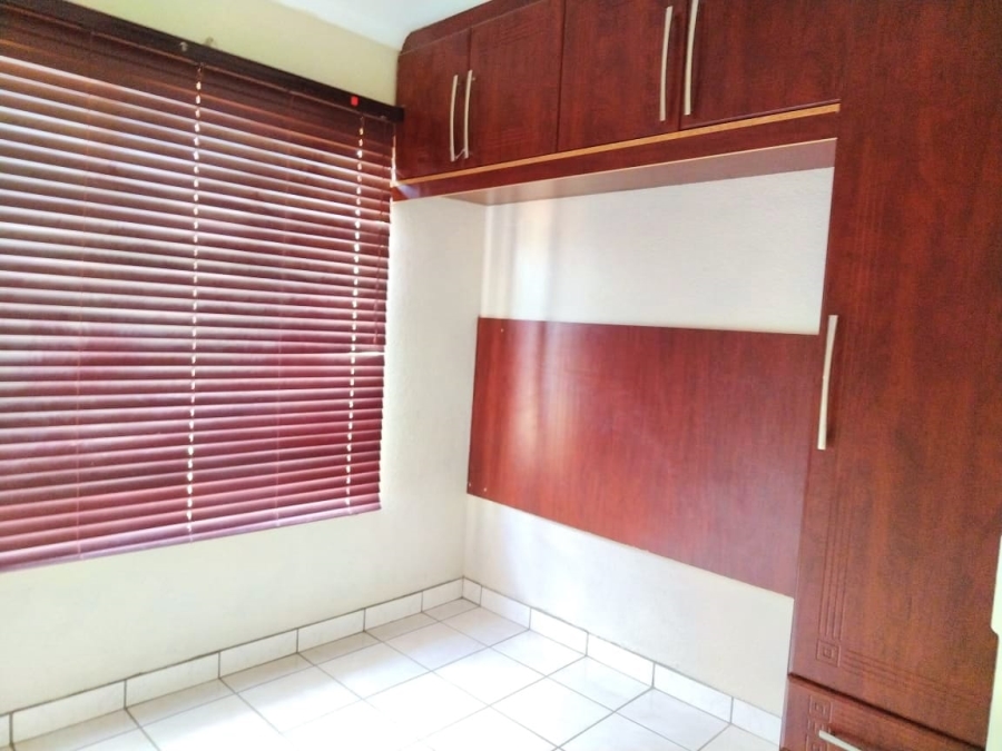 To Let 3 Bedroom Property for Rent in Danville Gauteng
