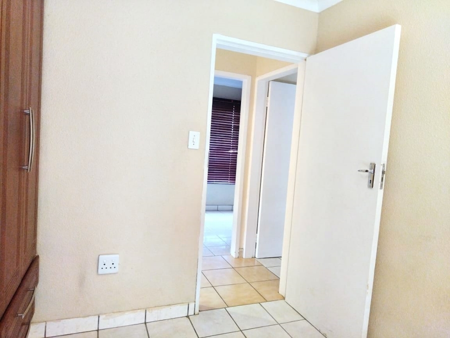 To Let 3 Bedroom Property for Rent in Danville Gauteng