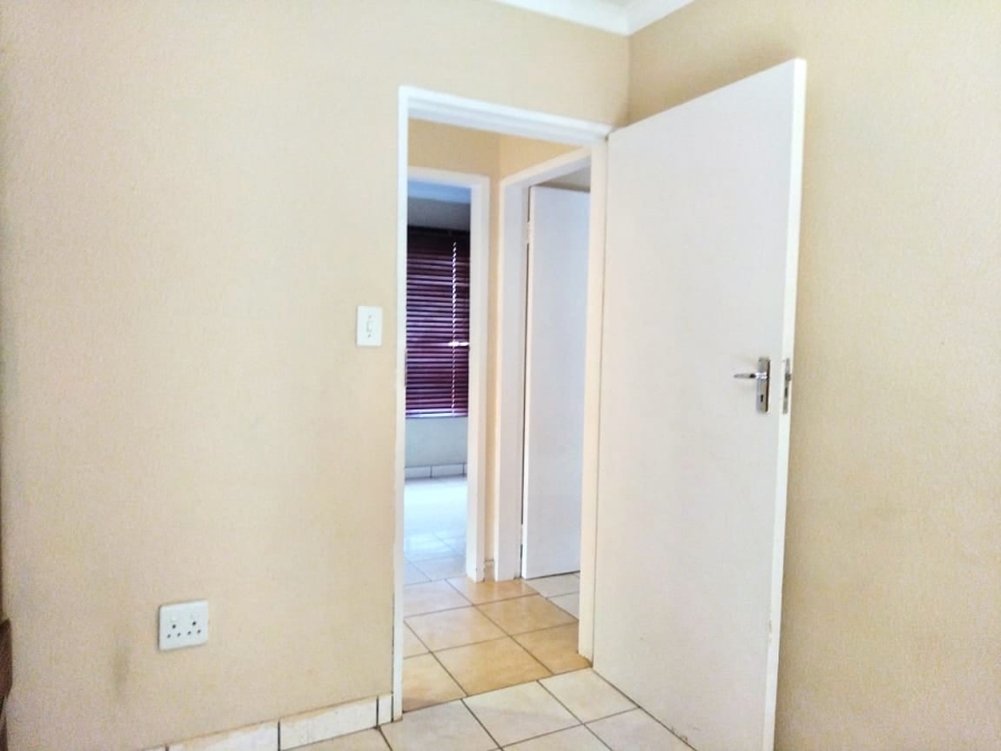 To Let 3 Bedroom Property for Rent in Danville Gauteng