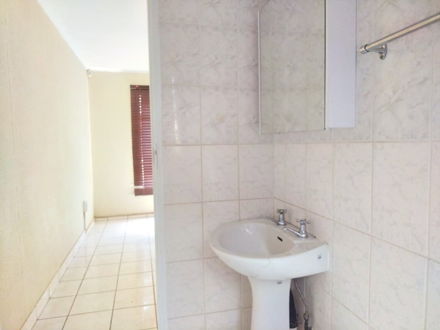 To Let 3 Bedroom Property for Rent in Danville Gauteng