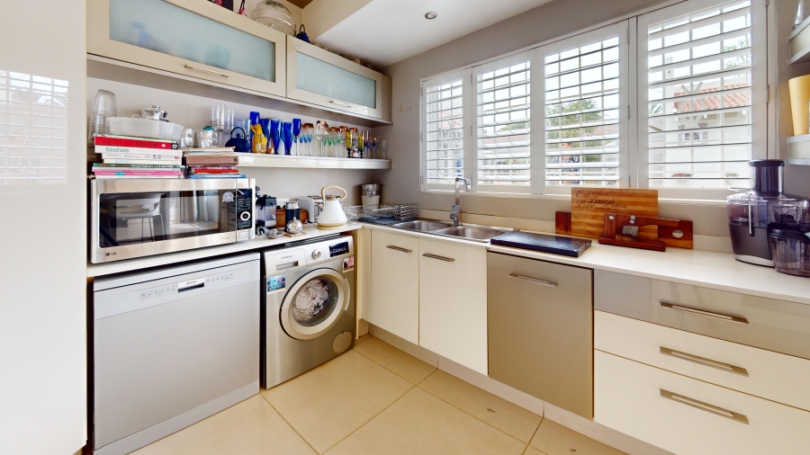 4 Bedroom Property for Sale in Dawnview Gauteng