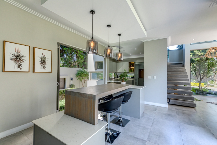 To Let 4 Bedroom Property for Rent in Bryanston Gauteng