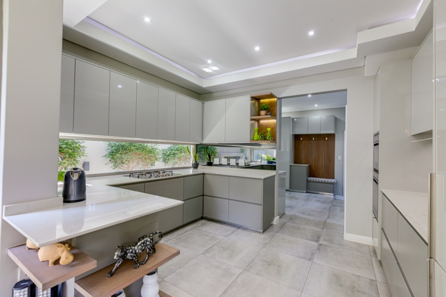 To Let 4 Bedroom Property for Rent in Bryanston Gauteng