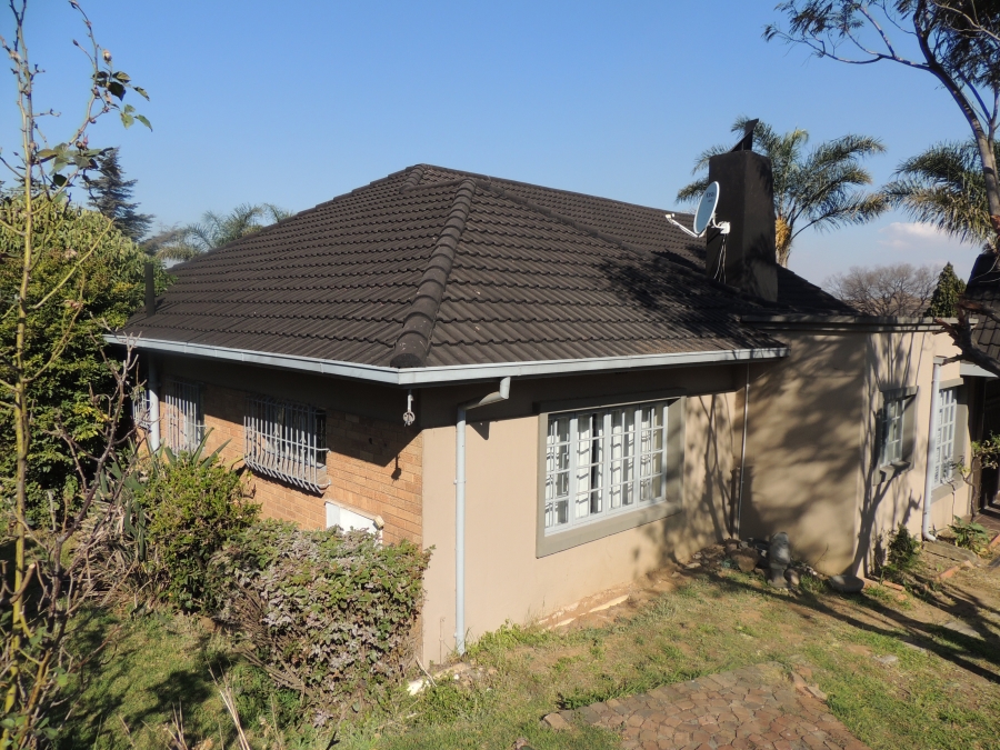 3 Bedroom Property for Sale in Linmeyer Gauteng