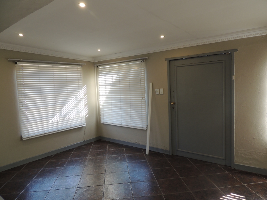 3 Bedroom Property for Sale in Linmeyer Gauteng