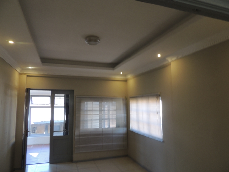 3 Bedroom Property for Sale in Linmeyer Gauteng