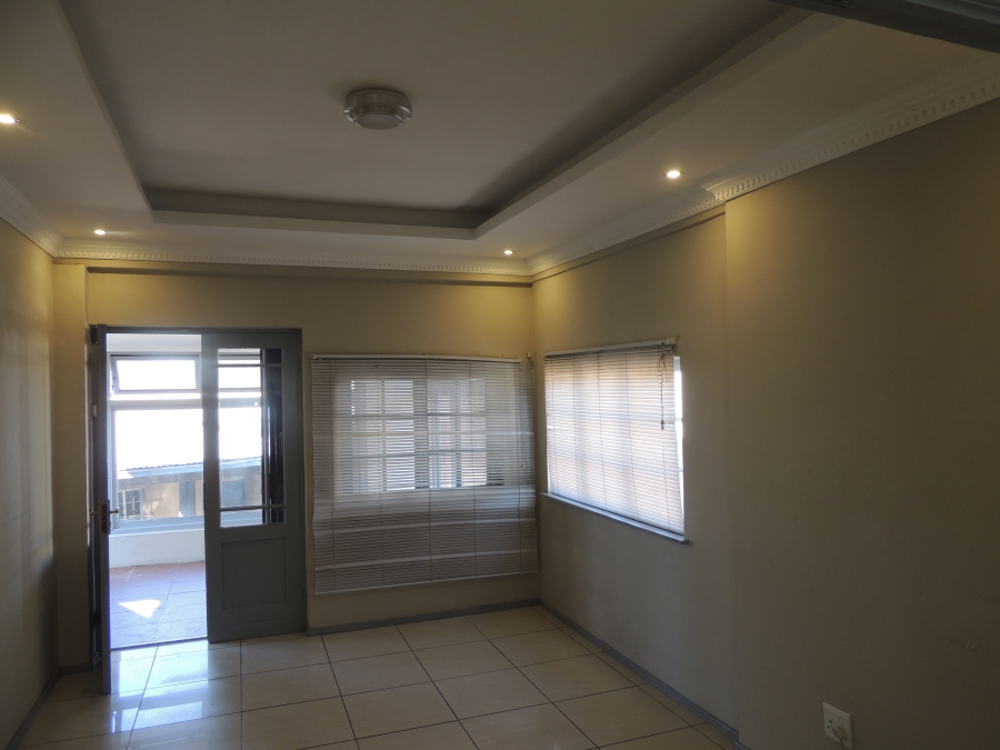 3 Bedroom Property for Sale in Linmeyer Gauteng
