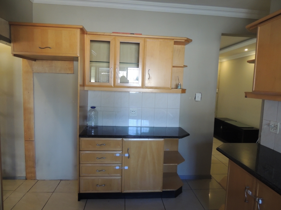 3 Bedroom Property for Sale in Linmeyer Gauteng