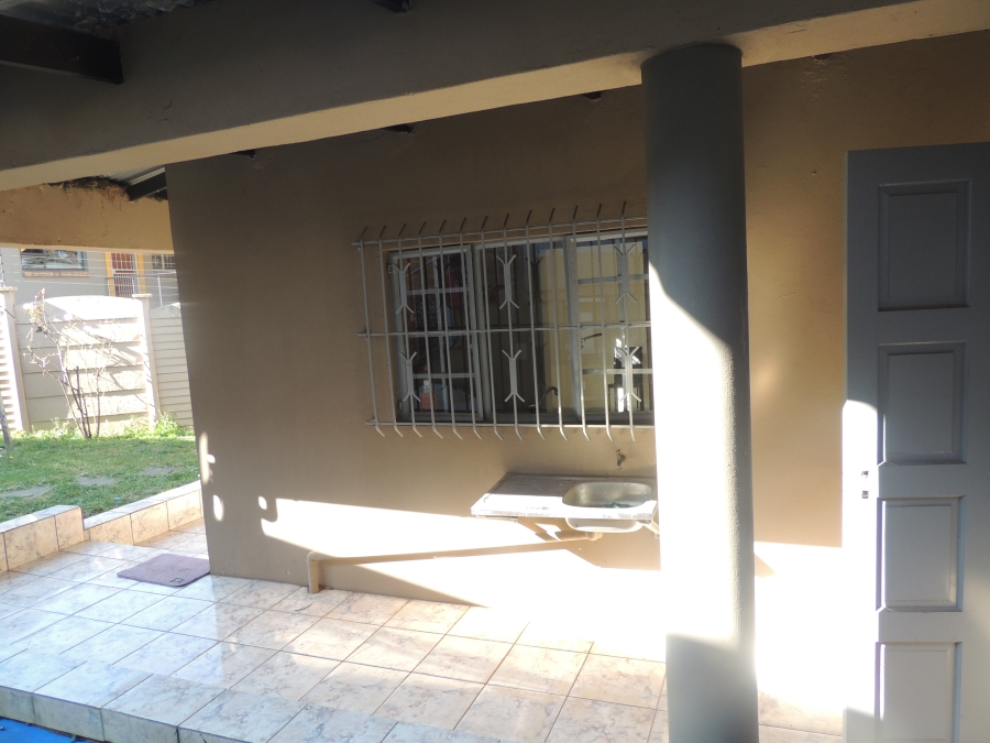 3 Bedroom Property for Sale in Linmeyer Gauteng