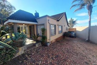 3 Bedroom Property for Sale in Linmeyer Gauteng