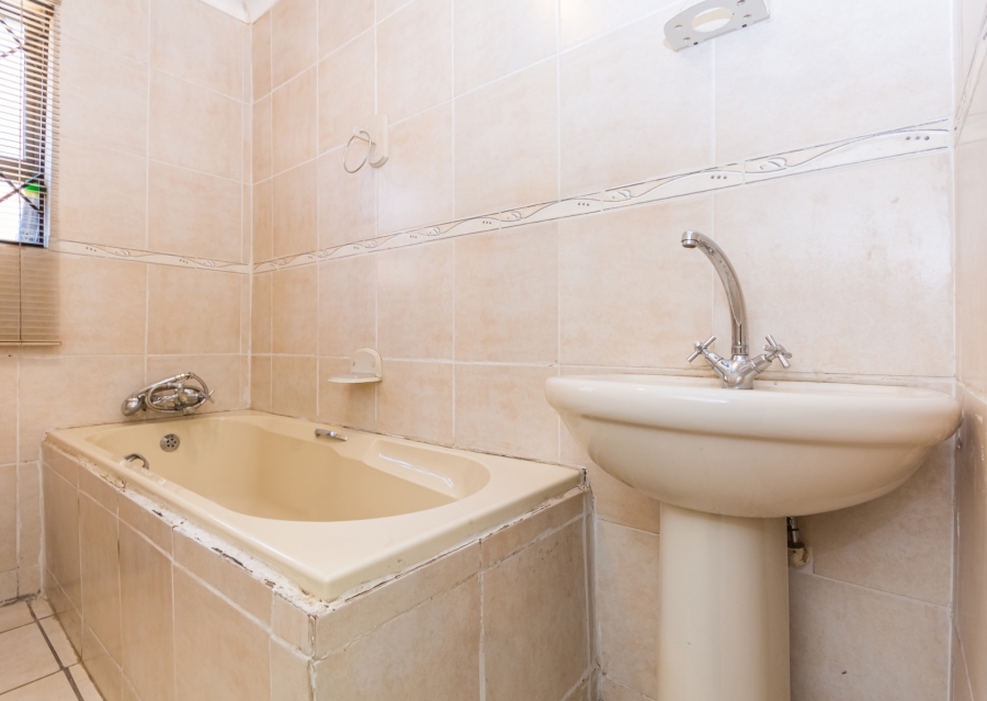 3 Bedroom Property for Sale in Pimville Zone 4 Gauteng