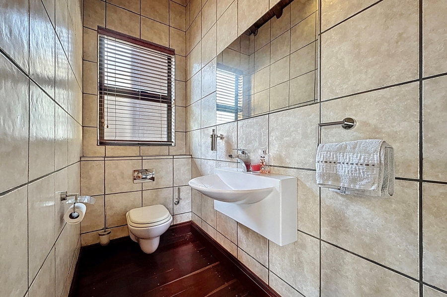 5 Bedroom Property for Sale in Mooikloof Equestrian Estate Gauteng