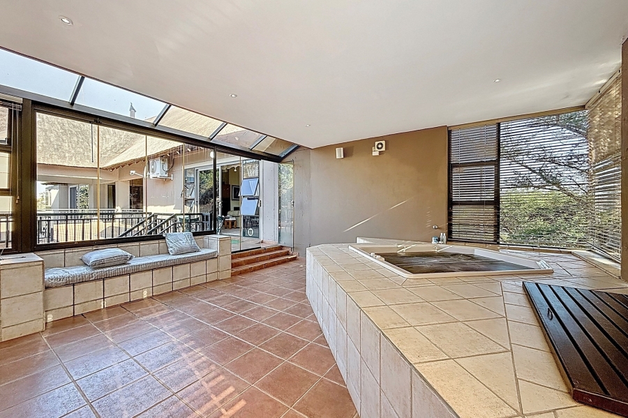 5 Bedroom Property for Sale in Mooikloof Equestrian Estate Gauteng