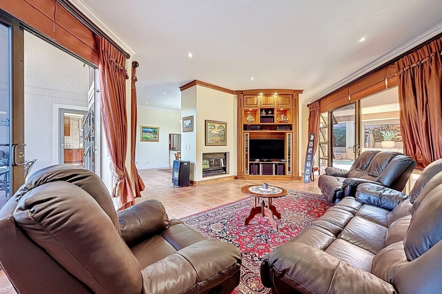 5 Bedroom Property for Sale in Mooikloof Equestrian Estate Gauteng