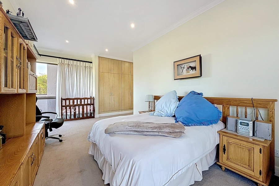 5 Bedroom Property for Sale in Mooikloof Equestrian Estate Gauteng