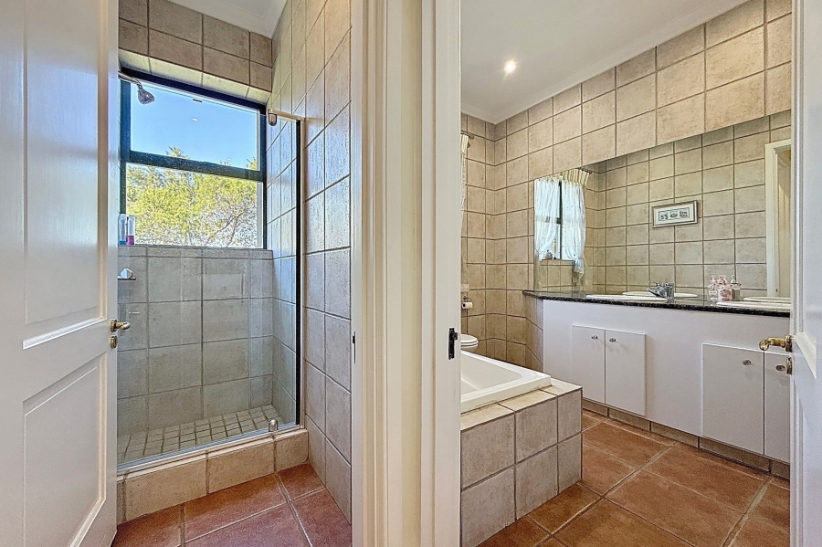 5 Bedroom Property for Sale in Mooikloof Equestrian Estate Gauteng