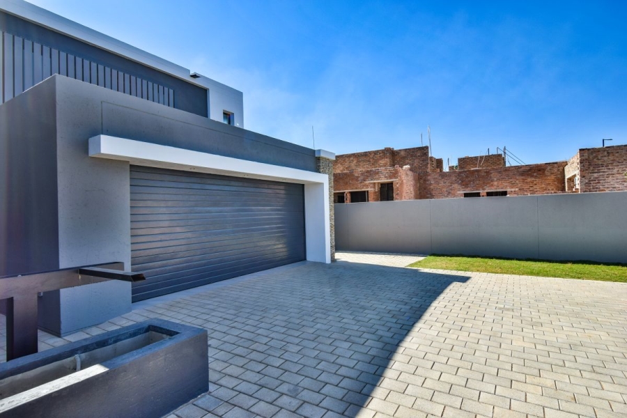 4 Bedroom Property for Sale in Midstream Heights Gauteng