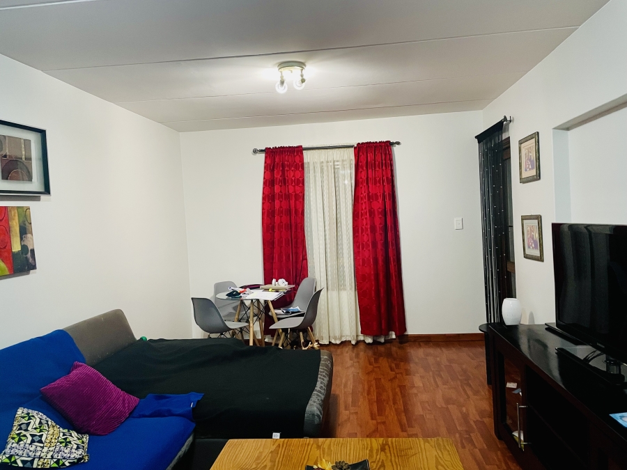 2 Bedroom Property for Sale in Erand Gardens Gauteng