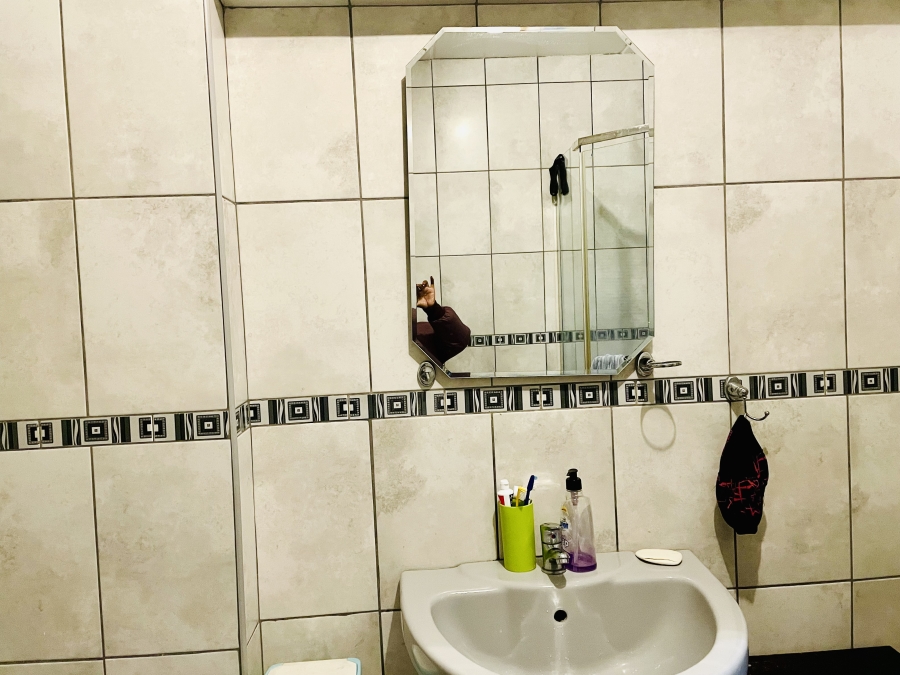 2 Bedroom Property for Sale in Erand Gardens Gauteng