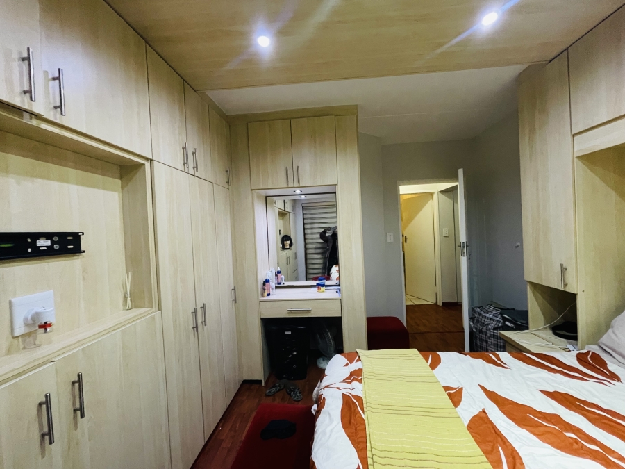 2 Bedroom Property for Sale in Erand Gardens Gauteng