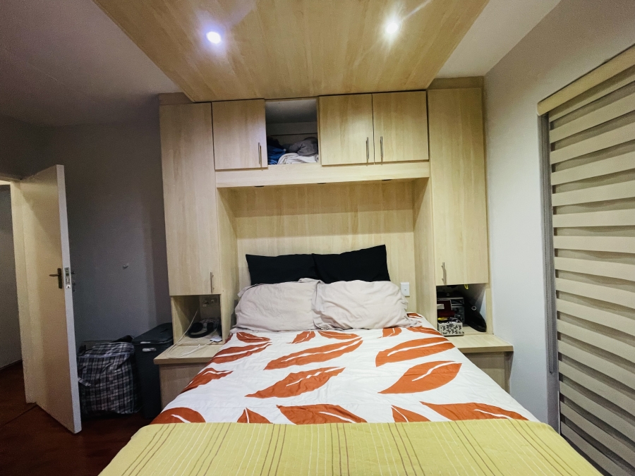 2 Bedroom Property for Sale in Erand Gardens Gauteng