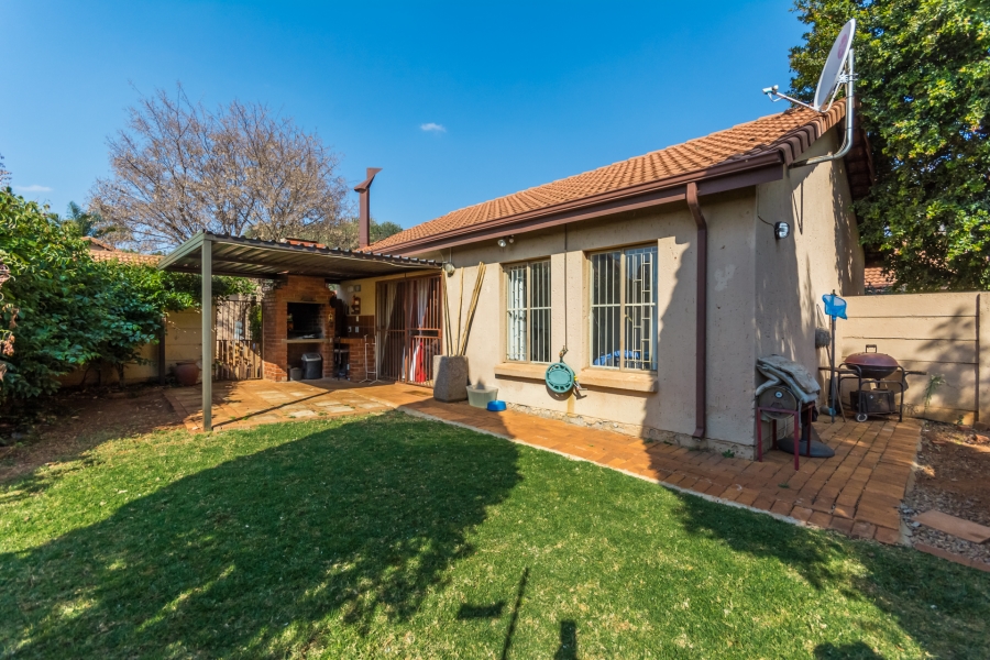 2 Bedroom Property for Sale in Pierre Van Ryneveld Gauteng